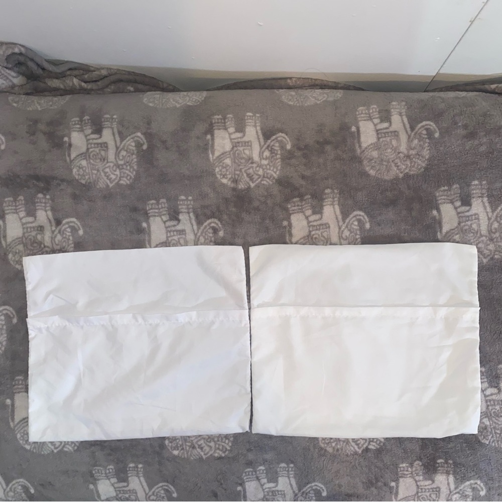 Jimmy Choo White Fabric Dust Bags with Gray Logo - Picture 4 of 8